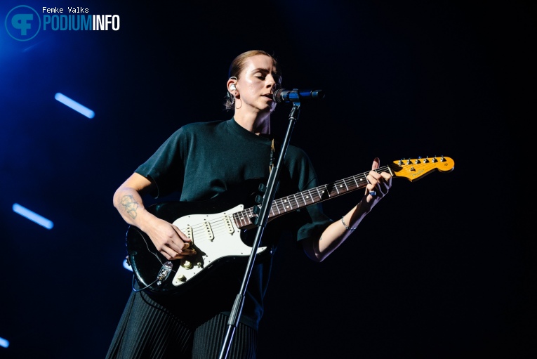 PVRIS op Fall Out Boy - 24/10 - AFAS Live foto