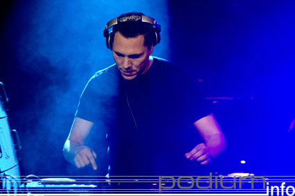 Tiësto op DJ Tiësto - 4/12 - Mezz foto