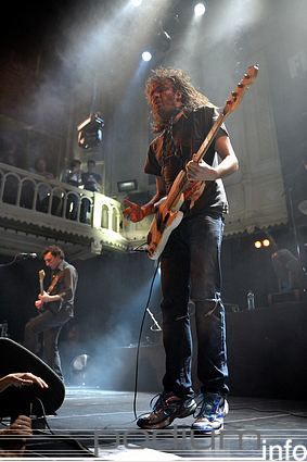 Fiction Plane op Fiction Plane - 7/12 - Paradiso foto