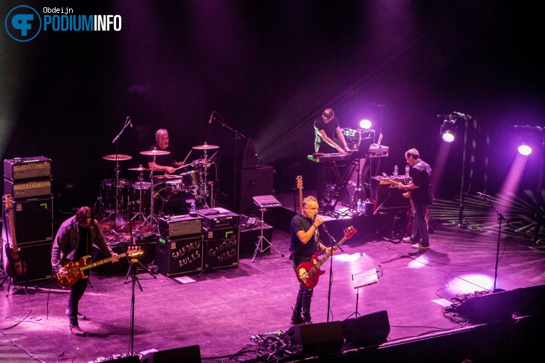 Peter Hook & The Light op Peter Hook And The Light - 13/11 - TivoliVredenburg foto