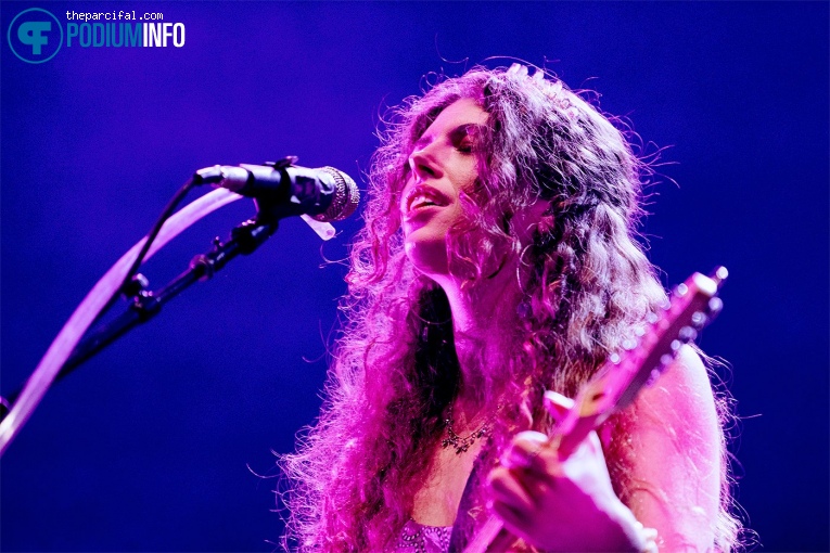 Hannah Wicklund op Greta van Fleet - 08/11 - Ziggo Dome foto