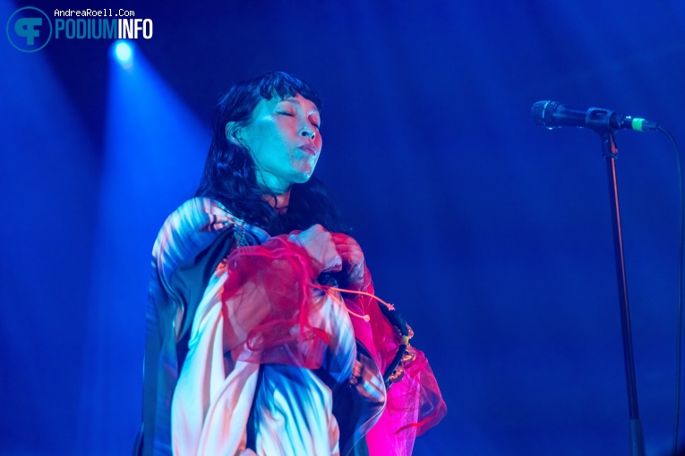 Little Dragon op Little Dragon - 21/11 - Melkweg foto