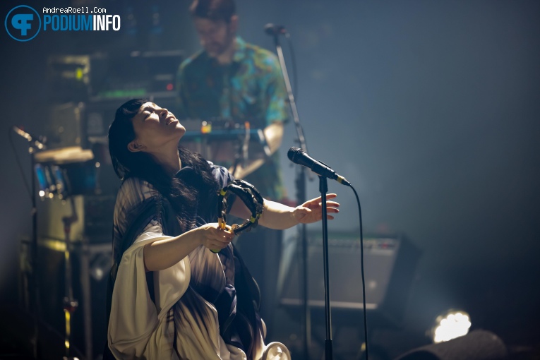 Little Dragon op Little Dragon - 21/11 - Melkweg foto