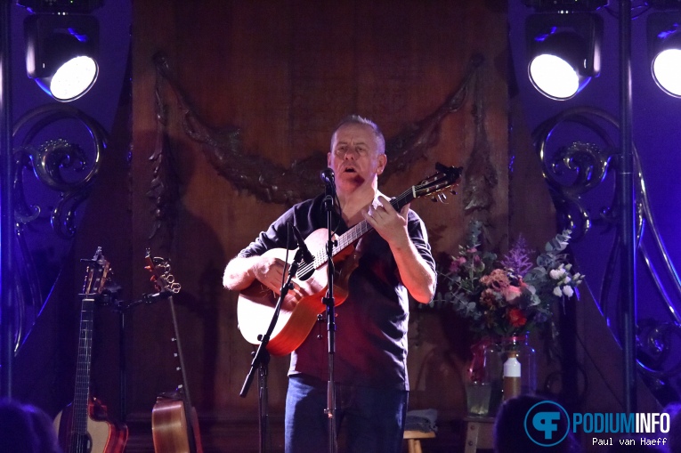 Luka Bloom op Luka Bloom - 10/11 - Nieuwe Kerk Haarlem foto