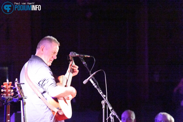 Luka Bloom op Luka Bloom - 10/11 - Nieuwe Kerk Haarlem foto