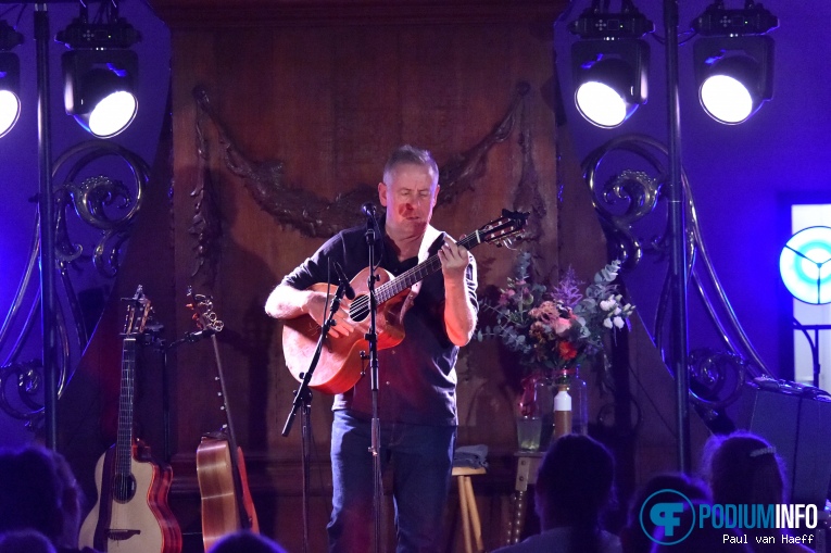 Luka Bloom op Luka Bloom - 10/11 - Nieuwe Kerk Haarlem foto