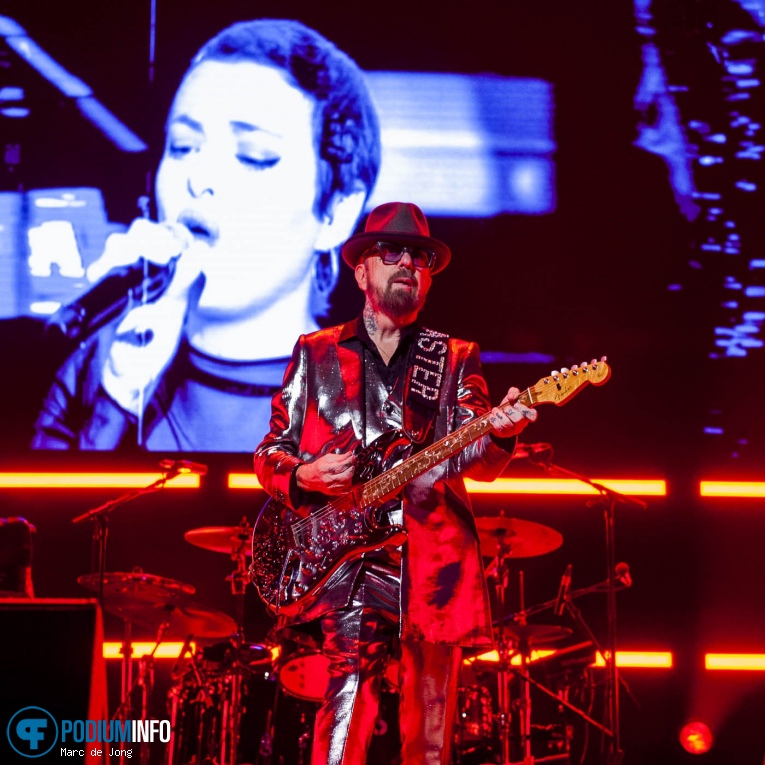 Dave Stewart op Eurythmics Songbook Featuring Dave Stewart - 28/11 - TivoliVredenburg foto