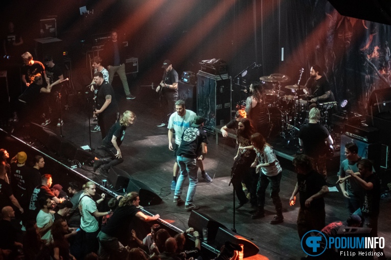 Get The Shot op Stick to your Guns - 04/12 - TivoliVredenburg foto