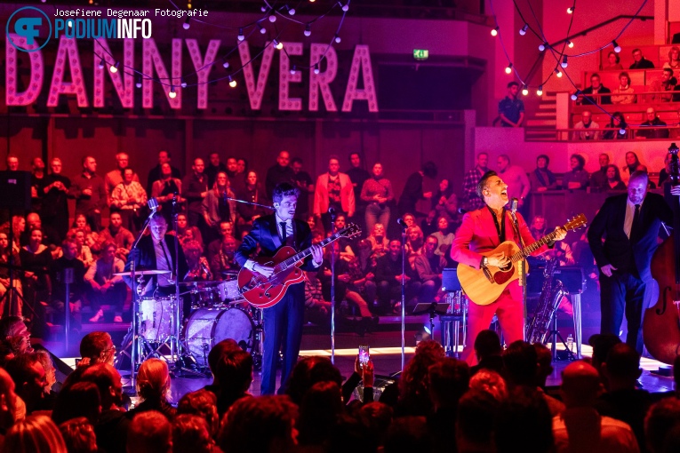 Danny Vera op Danny Vera - 05/12 - TivoliVredenburg foto