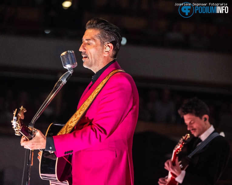Danny Vera op Danny Vera - 05/12 - TivoliVredenburg foto