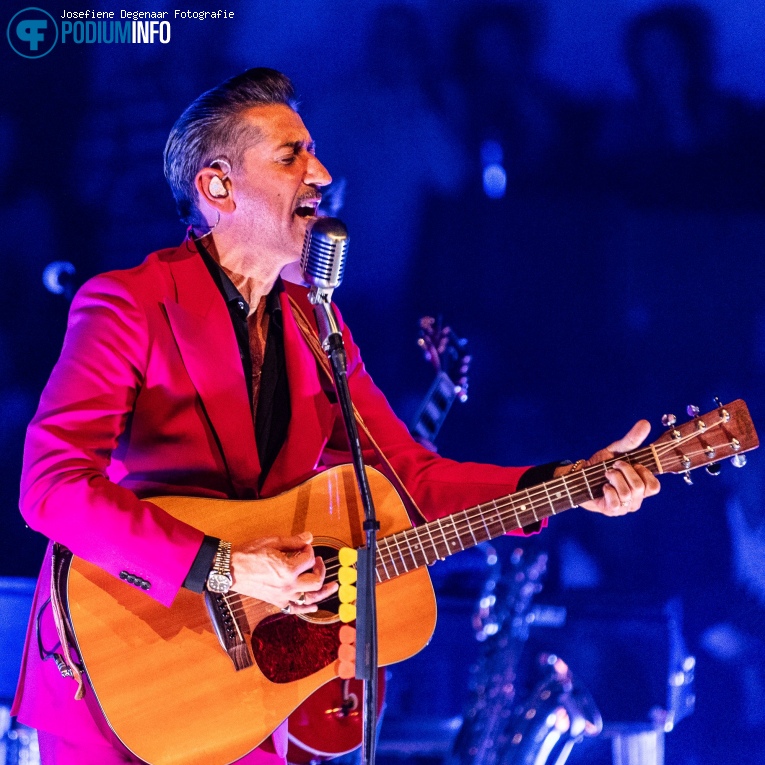 Danny Vera op Danny Vera - 05/12 - TivoliVredenburg foto