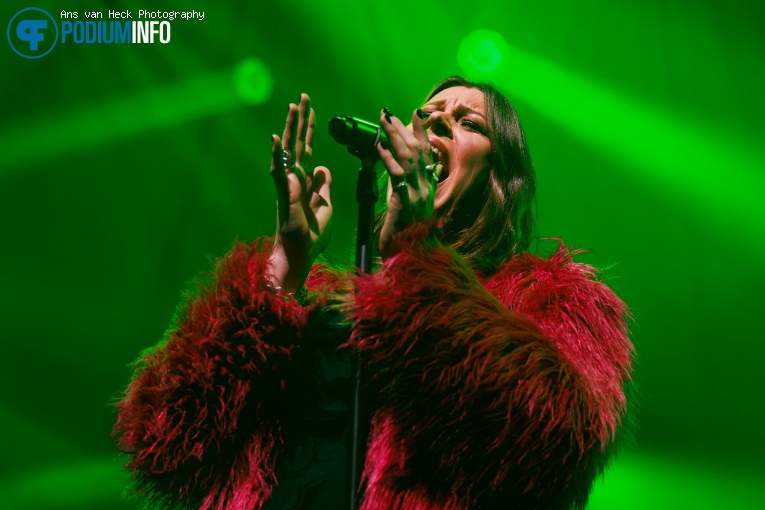 Floor Jansen op Floor Jansen - 08/12 - AFAS Live foto