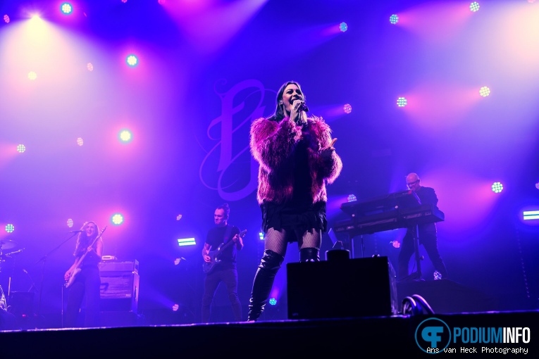 Floor Jansen op Floor Jansen - 08/12 - AFAS Live foto