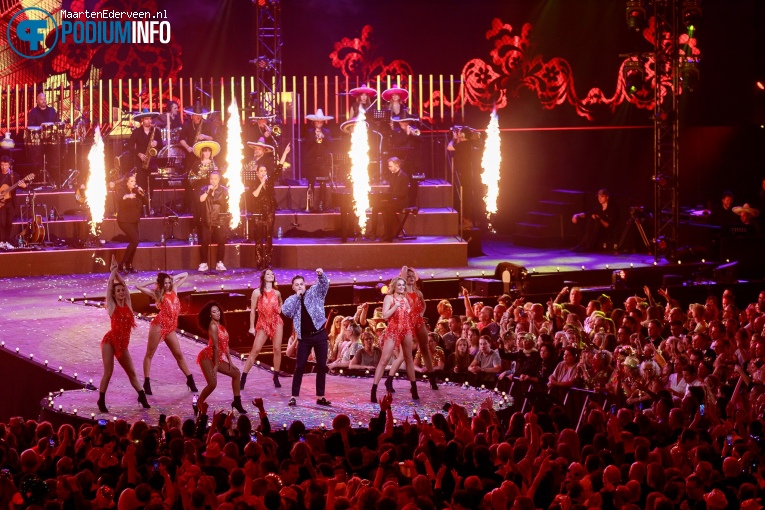 Robert van Hemert op Muziekfeest Van Het Jaar 2023 - 08/12 - Ziggo Dome foto