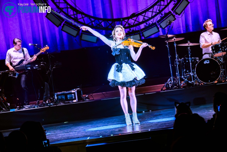 Lindsey Stirling op Lindsey Stirling - 21/12 - TivoliVredenburg foto