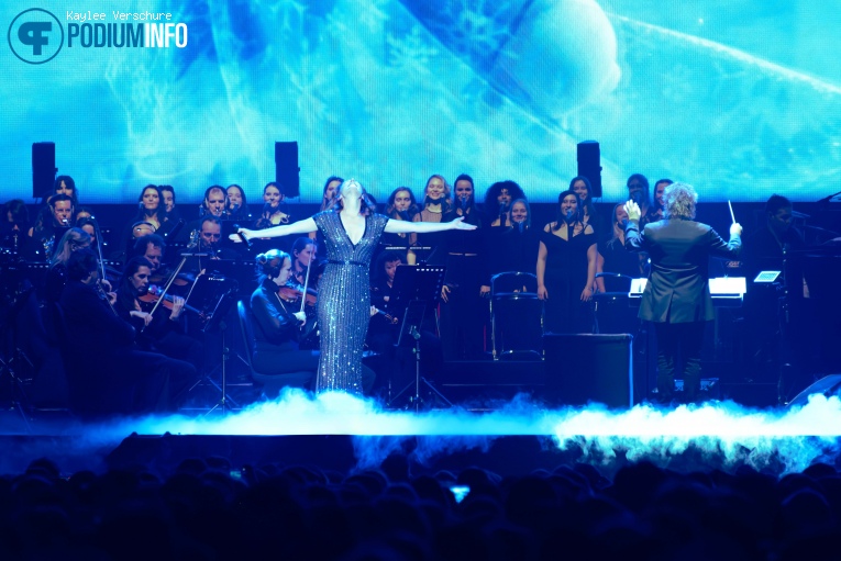 Willemijn Verkaik op Disney 100 in concert - 28/12 - Ziggo Dome foto