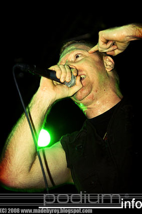 Born From Pain op Persistence Tour - 10/12 - 013 foto