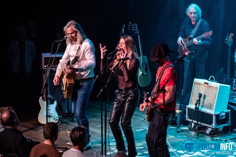 Erwin Nyhoff op Knight Of The Guitar Met Jan Akkerman / Leendert Haaksma / Ea - 06/01 - TivoliVredenburg foto