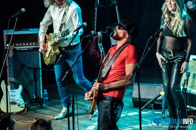 John Hayes op Knight Of The Guitar Met Jan Akkerman / Leendert Haaksma / Ea - 06/01 - TivoliVredenburg foto