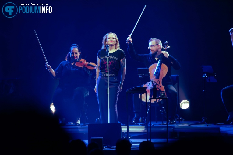 Anneke van Giersbergen op Anneke van Giersbergen - 19/01 - Schouwburg Concertzaal Tilburg foto