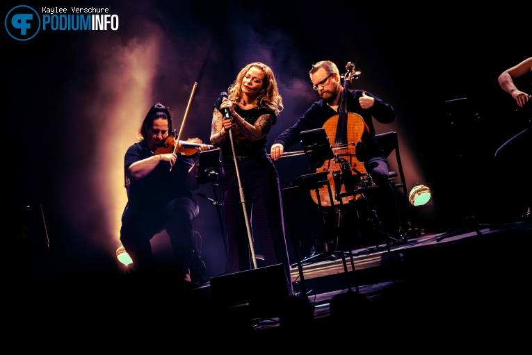 Anneke van Giersbergen op Anneke van Giersbergen - 19/01 - Schouwburg Concertzaal Tilburg foto