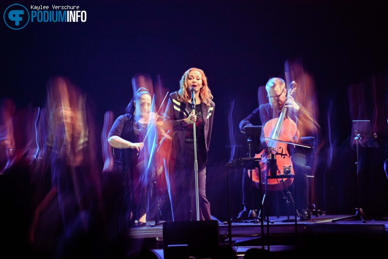 Anneke van Giersbergen op Anneke van Giersbergen - 19/01 - Schouwburg Concertzaal Tilburg foto