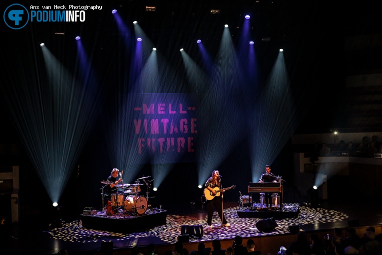Mell & Vintage Future op Mell & Vintage Future - 24/01 - TivoliVredenburg foto