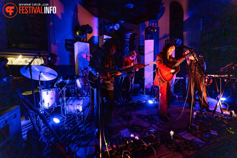 néomí op Eurosonic Noorderslag 2024 - woensdag foto
