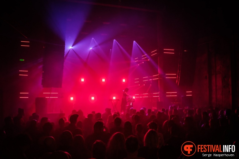 yunè pinku op Eurosonic Noorderslag 2024 - donderdag foto