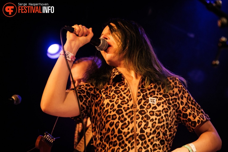 Izzy and the Black Trees op Eurosonic Noorderslag 2024 - donderdag foto