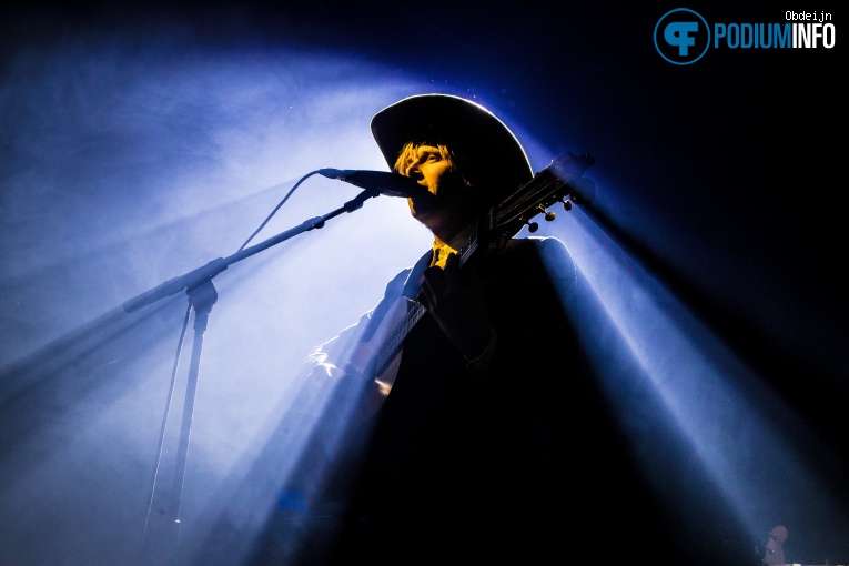 Toverberg op Roosbeef - 02/02 - Gigant foto