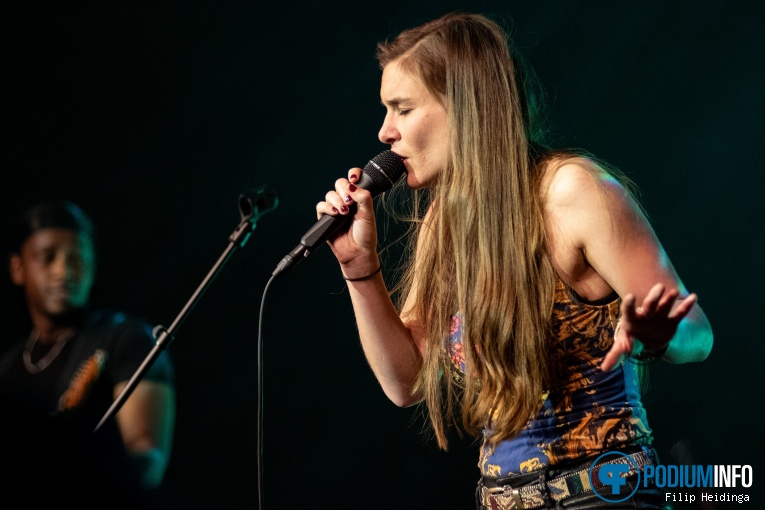 Katie Henry op Bernard Allison & Ally Venable - Ruf Records 30th Anniversary Tour - 04/02 - Iduna foto