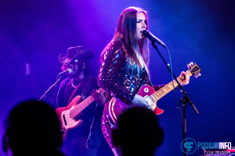 Ally Venable op Bernard Allison & Ally Venable - Ruf Records 30th Anniversary Tour - 04/02 - Iduna foto