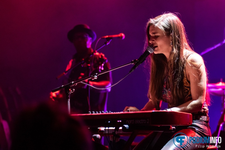 Katie Henry op Bernard Allison & Ally Venable - Ruf Records 30th Anniversary Tour - 04/02 - Iduna foto