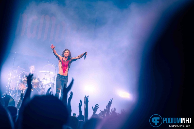 Nothing More op Nothing More + Special Guest: Sim Met Voorprogramma: Special Guest: Si - 13/02 - TivoliVredenburg foto