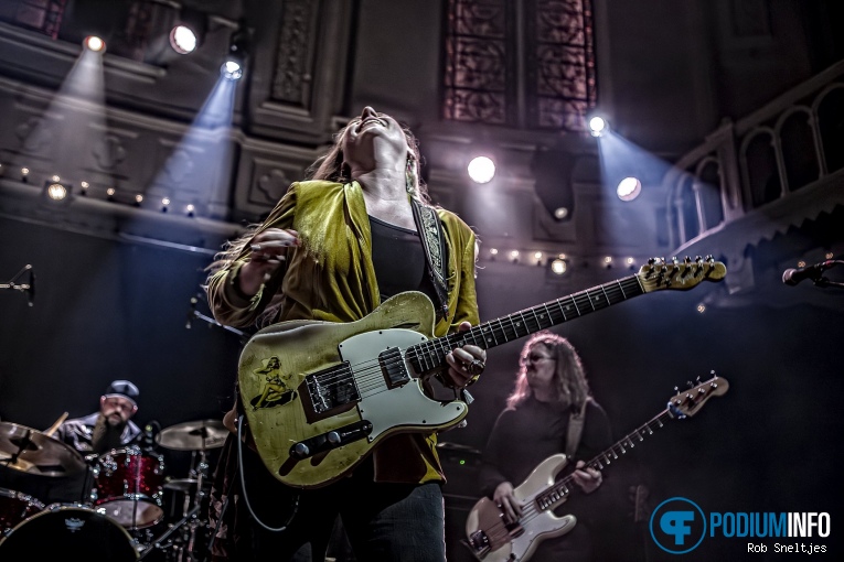 Joanne Shaw Taylor op Joanne Shaw Taylor - 14/02 - Paradiso foto