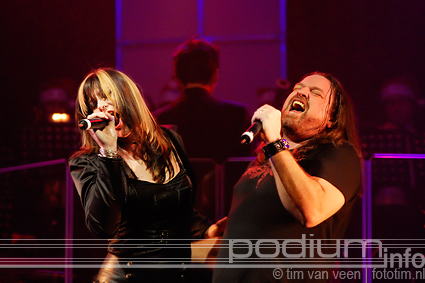 Floor Jansen op Christmas Metal Symphony - 28/12 - 013 foto