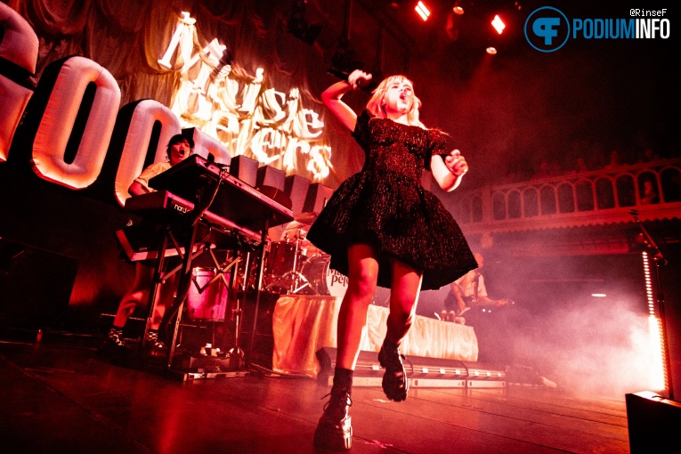 Maisie Peters op Maisie Peters - 26/02 - Paradiso foto