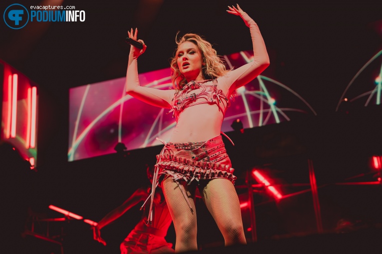 Zara Larsson op Zara Larsson - 26/02 - AFAS Live foto