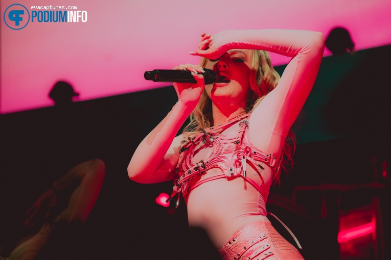 Zara Larsson op Zara Larsson - 26/02 - AFAS Live foto