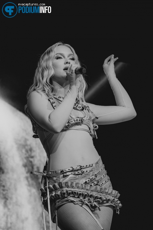 Zara Larsson op Zara Larsson - 26/02 - AFAS Live foto