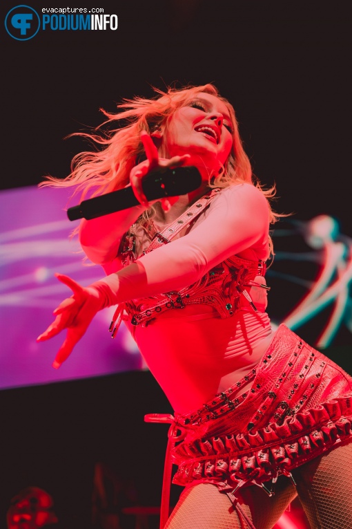 Foto Zara Larsson in AFAS Live op 26 februari 2024 op Podiuminfo