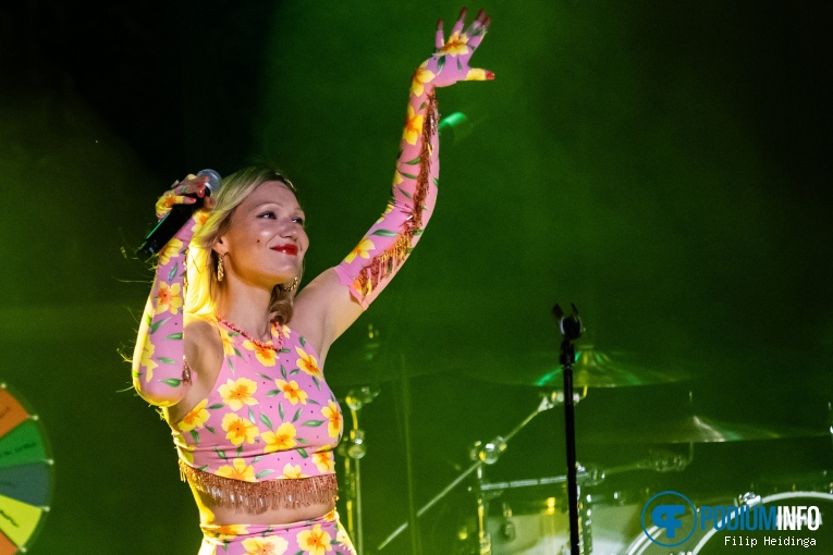 Holiday Sidewinder op Sophie Ellis-Bextor - 01/03 - De Oosterpoort foto