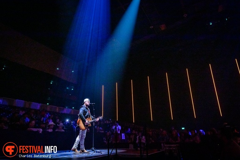 Dylan Schneider op Country to country 2024 foto