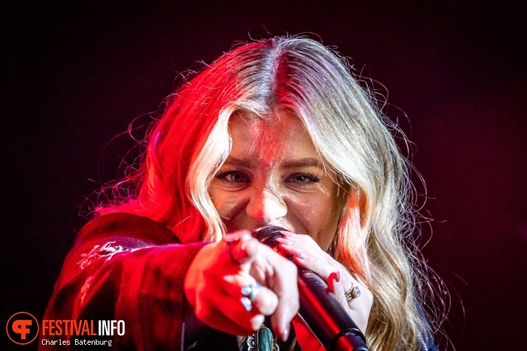 Lauren Alaina op Country to country 2024 foto
