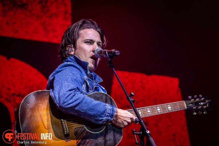 Drake Milligan op Country to country 2024 foto