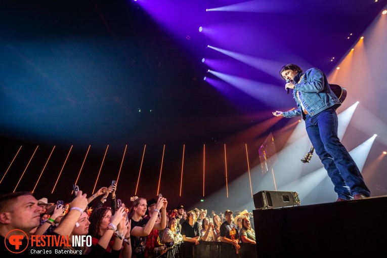 Drake Milligan op Country to country 2024 foto