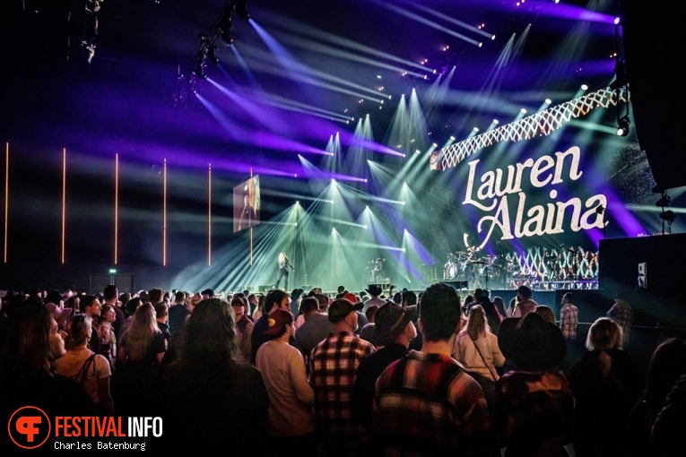 Lauren Alaina op Country to country 2024 foto