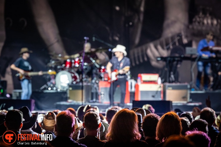 Brad Paisley op Country to country 2024 foto