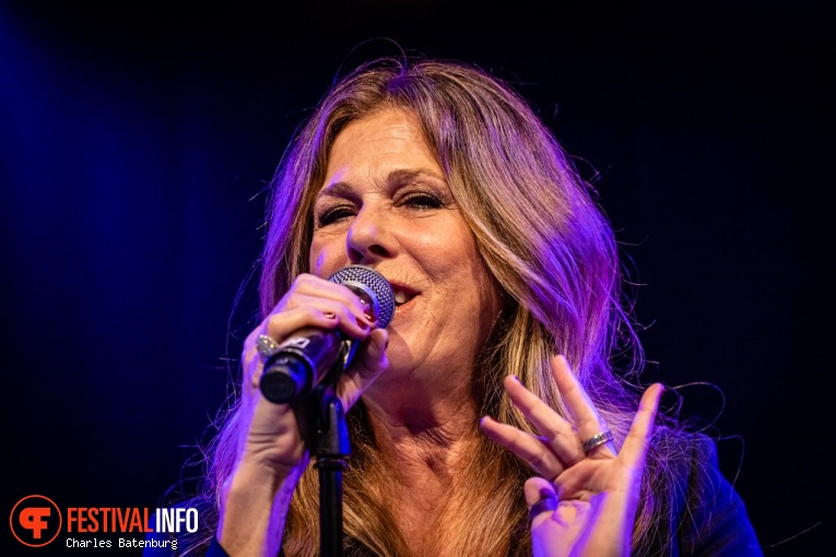 Rita Wilson op Country to country 2024 foto